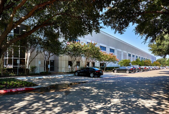 Plus de détails pour 4550 Excel Pky, Addison, TX - Bureau, Local d'activités à louer