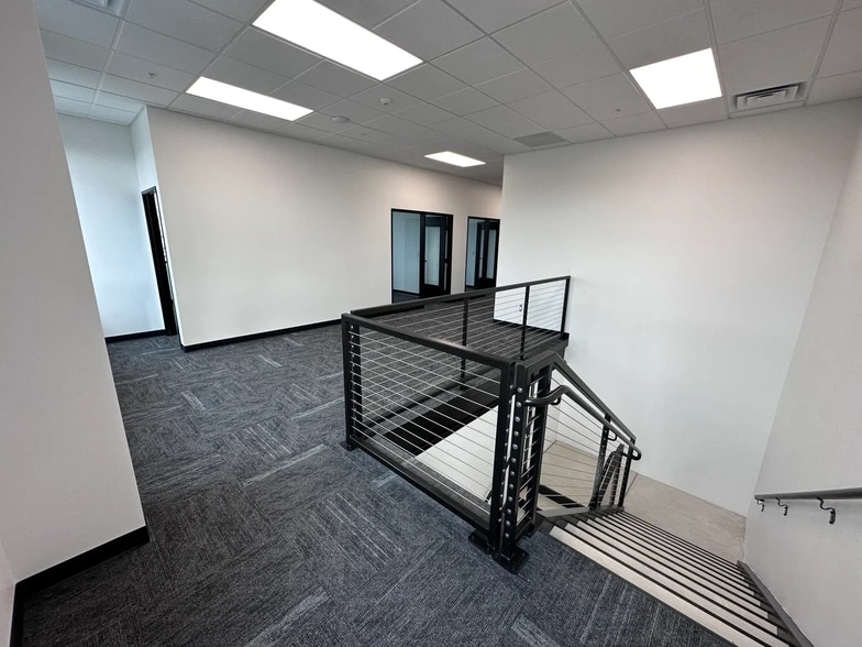 15205 SW Arrow St, Sherwood, OR for lease - Interior Photo - Image 2 of 14