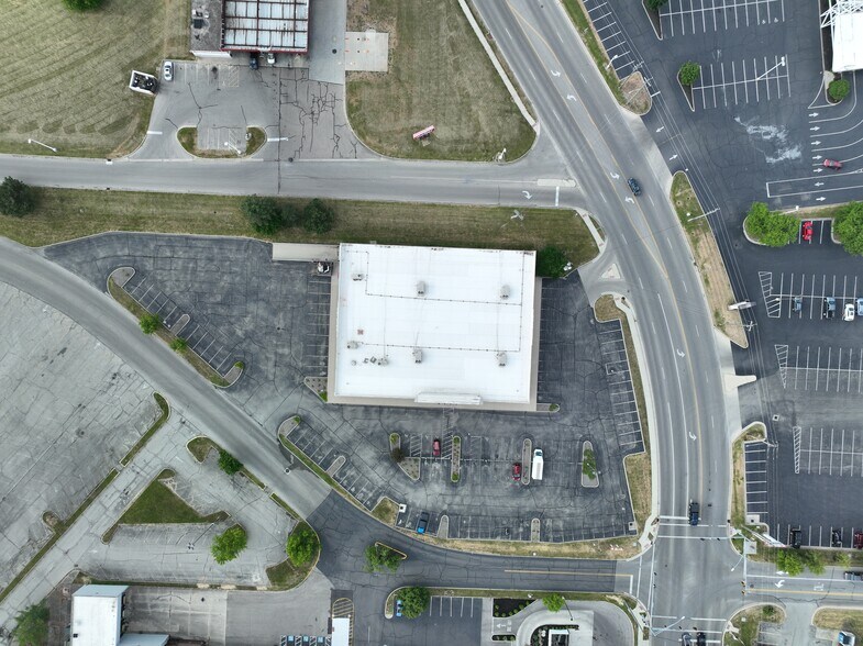 3601 Towne Blvd, Middletown, OH à louer - Photo du bâtiment - Image 2 de 5