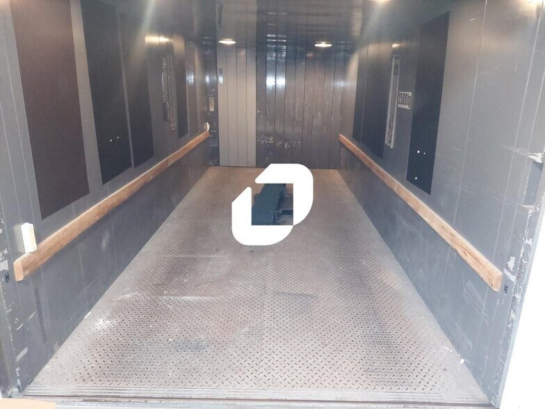 Flex dans Boulogne-Billancourt à louer - Photo du bâtiment - Image 3 de 9