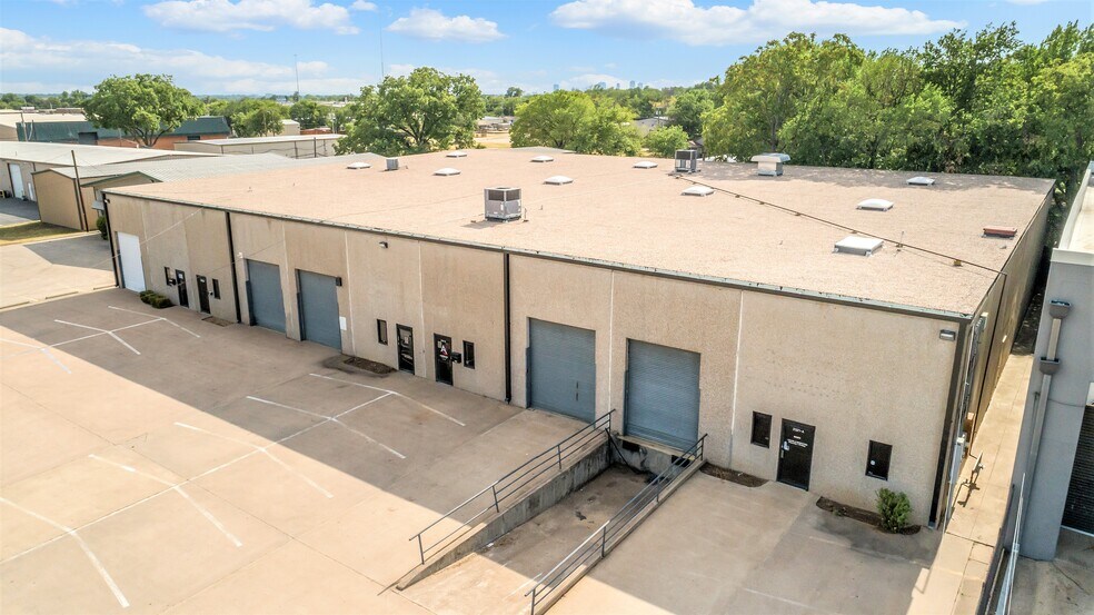 2321 Solona St, Haltom City, TX à louer - Photo du bâtiment - Image 2 de 7