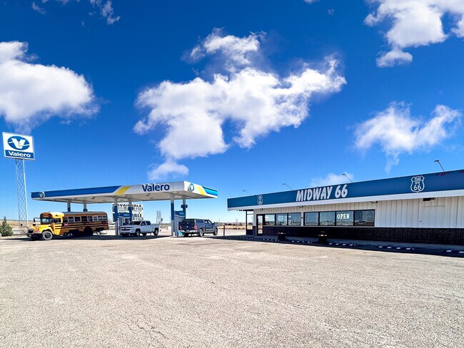 Plus de détails pour 2190 Interstate 40 W, Adrian, TX - Commerce de détail à vendre