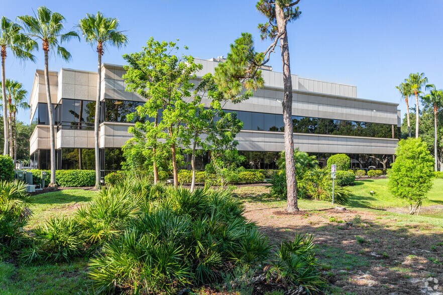 27300 Riverview Center Blvd, Bonita Springs, FL à louer - Photo du bâtiment - Image 2 de 5