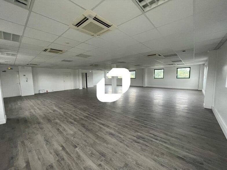 Office in Viry Chatillon for sale - Interior Photo - Image 3 of 11
