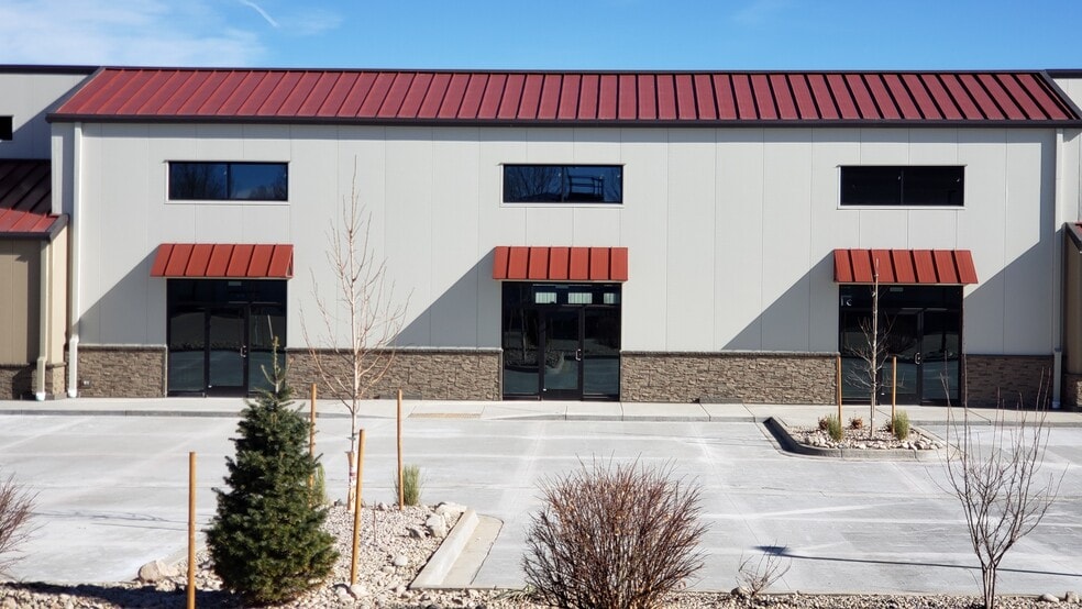 2019-2043 E 11th St, Loveland, CO for lease - Building Photo - Image 3 of 8