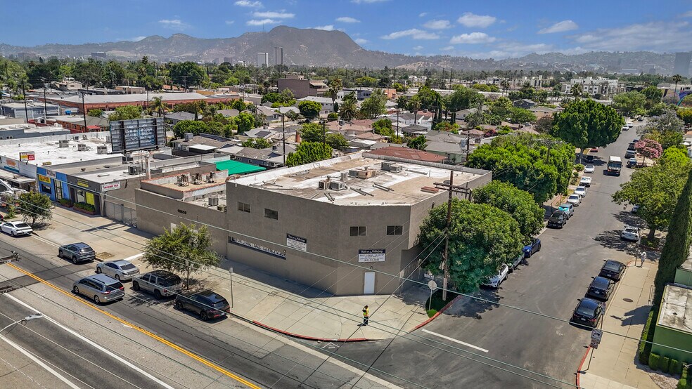 10650-10658 Burbank Blvd, North Hollywood, CA à vendre - Photo du bâtiment - Image 1 de 34