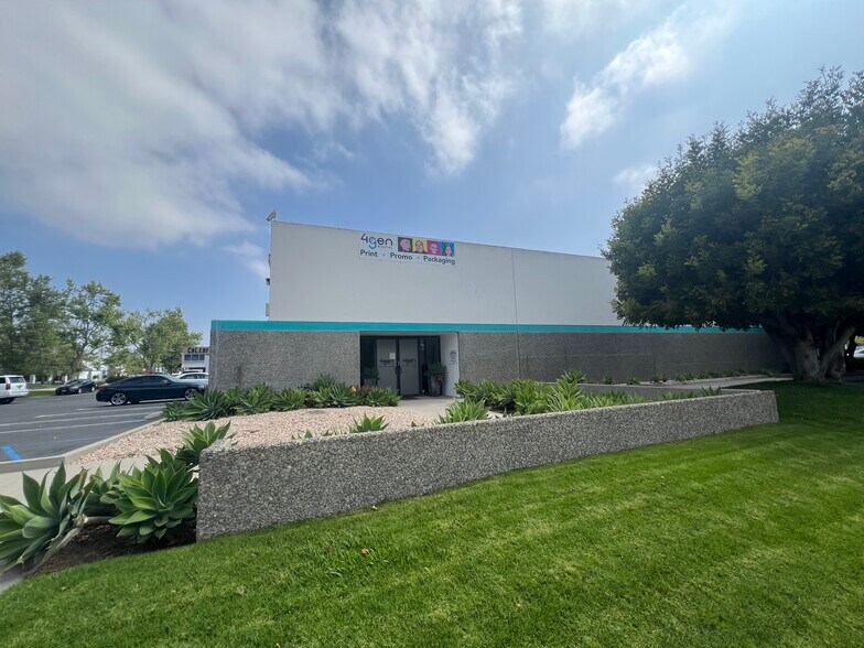 3540 Cadillac Ave, Costa Mesa, CA à louer - Photo du bâtiment - Image 2 de 7