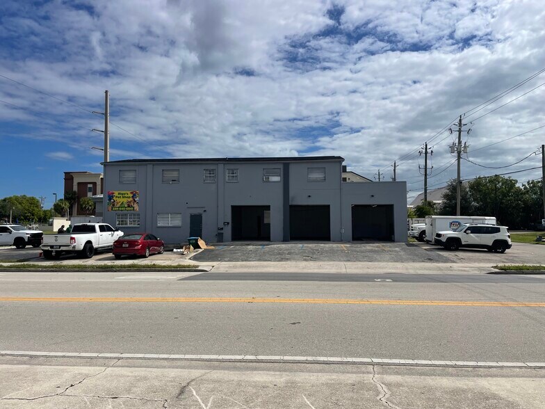 4719 SE 6th Ave, Cape Coral, FL for lease - Building Photo - Image 1 of 17