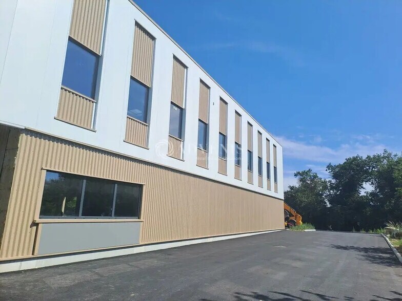 Flex dans Carquefou à louer - Photo du bâtiment - Image 3 de 12