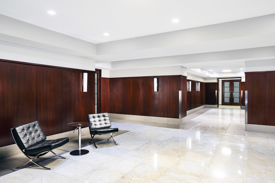 12700 Fair Lakes Cir, Fairfax, VA for lease - Lobby - Image 2 of 14