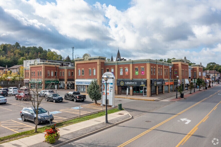 18 King St, Caledon, ON à louer - Photo du bâtiment - Image 2 de 5