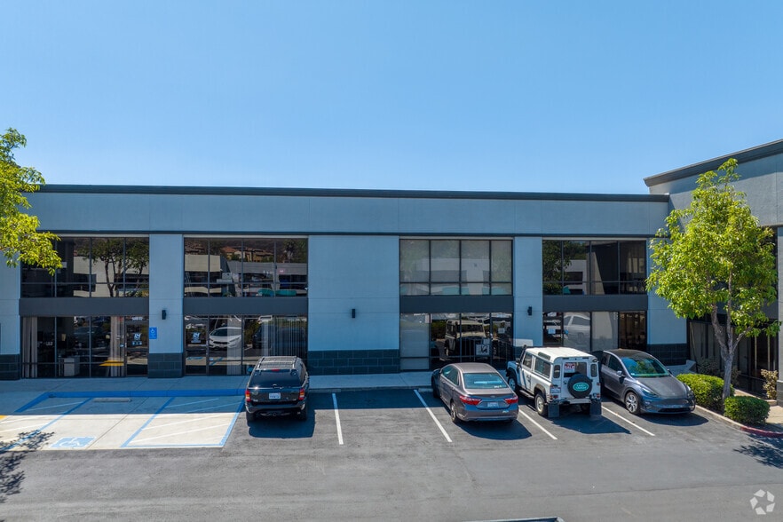 340 Rancheros Dr, San Marcos, CA for lease - Building Photo - Image 2 of 3