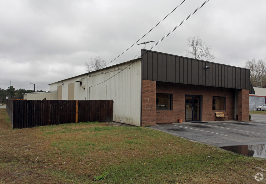 807 S Laurel St, Springfield, GA for lease - Building Photo - Image 2 of 29