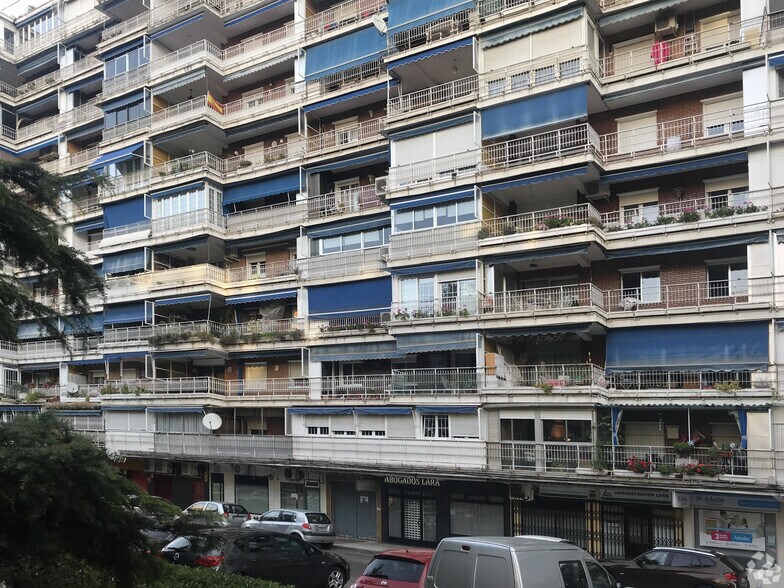 Calle Porto Colón, 10, Alcorcón, Madrid à louer - Photo du bâtiment - Image 2 de 2