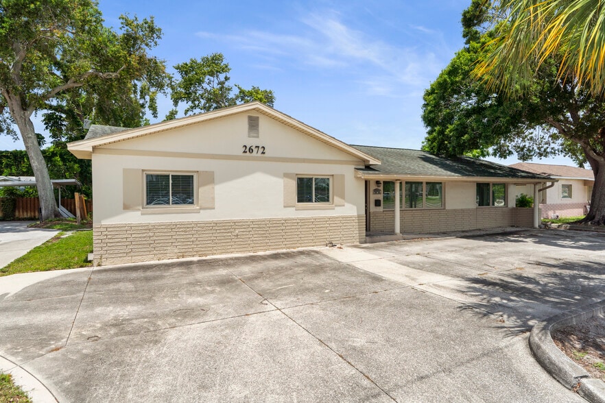 2672 66th St N, Saint Petersburg, FL for sale - Building Photo - Image 1 of 34