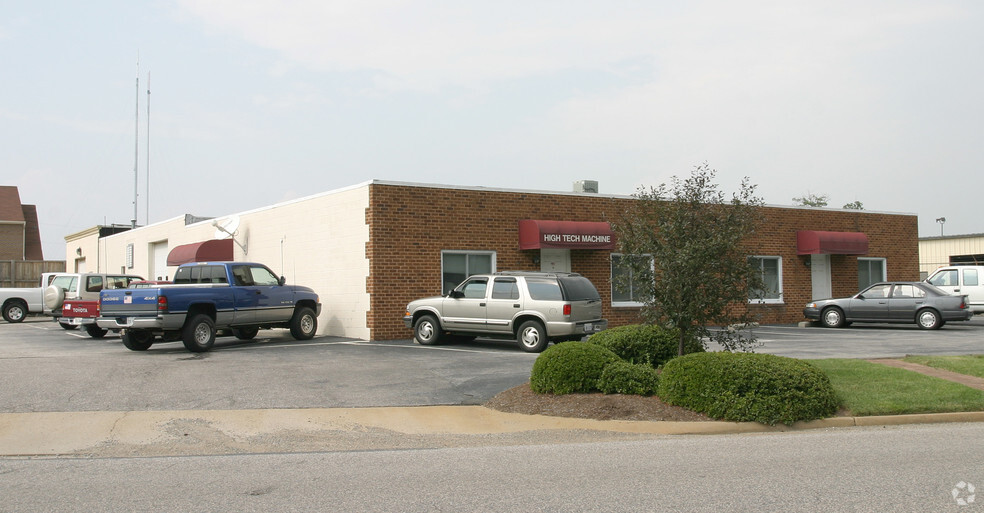 11010 Trade Rd, Richmond, VA for lease - Building Photo - Image 2 of 3