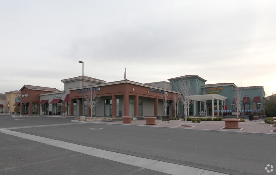 3080 Vista Blvd, Sparks, NV à louer - Photo principale - Image 1 de 7
