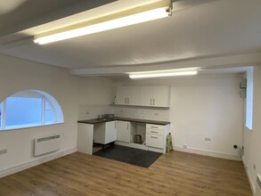 Sherridge Rd, Leigh Sinton for lease Interior Photo- Image 1 of 5