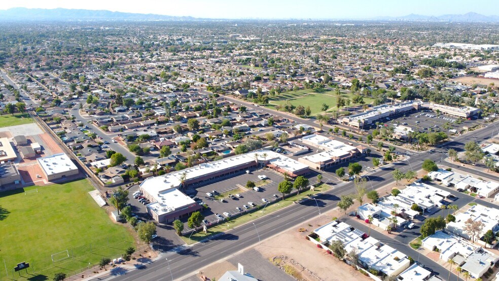 590 N Alma School Rd, Chandler, AZ à louer - Photo du bâtiment - Image 3 de 7