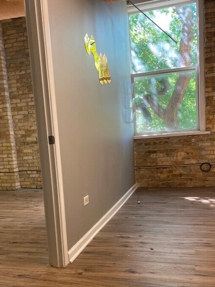 1633 N Hamlin Ave, Chicago, IL for lease - Building Photo - Image 3 of 6