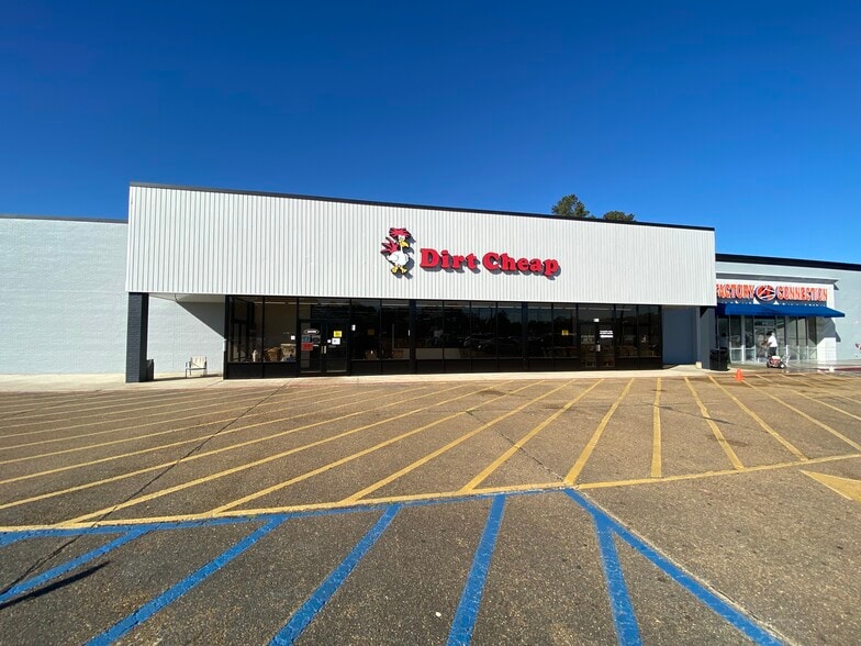 921-939 Hwy 35 S, Forest, MS à louer - Photo du bâtiment - Image 2 de 6