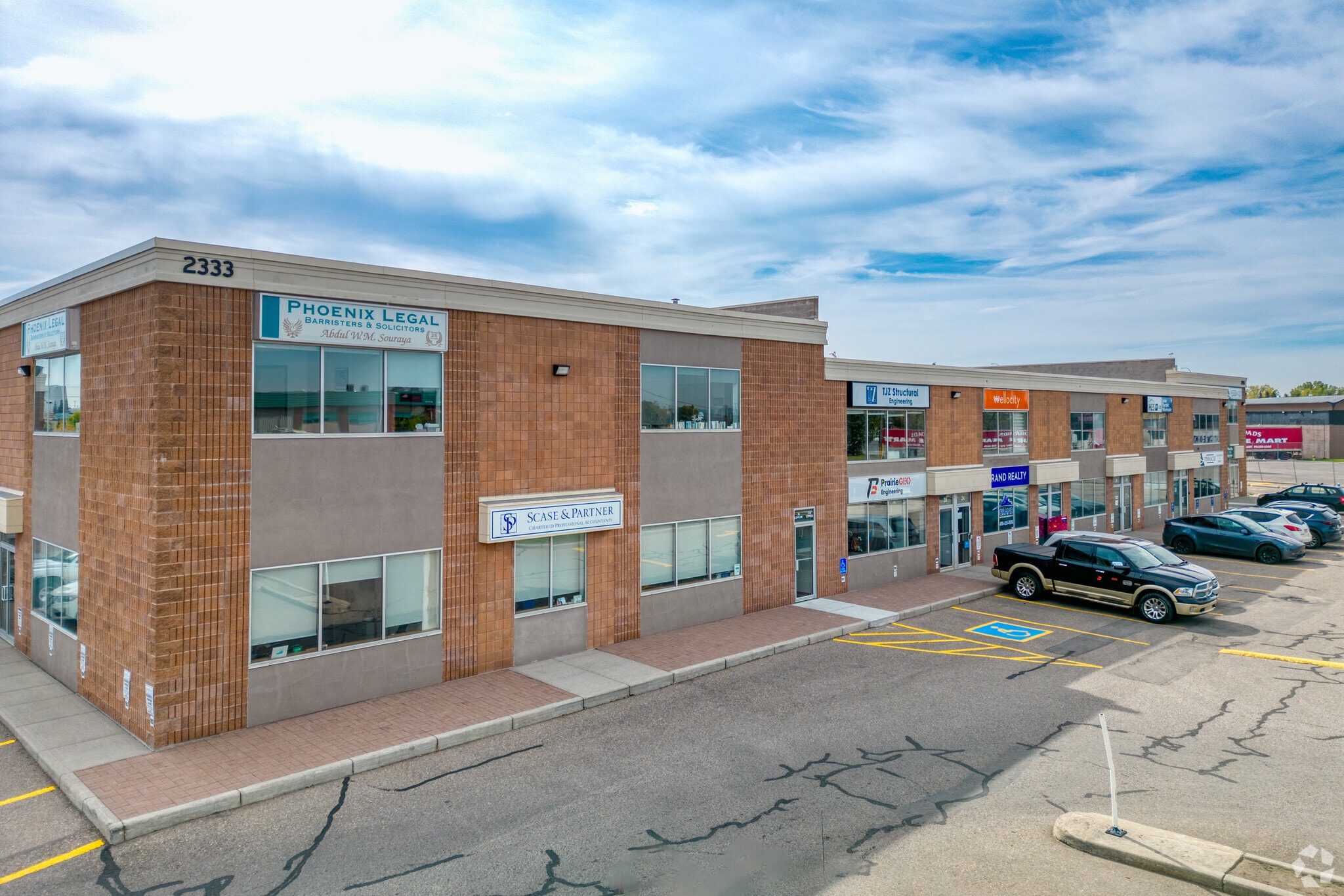 2333 18th Ave NE, Calgary, AB for sale Primary Photo- Image 1 of 1