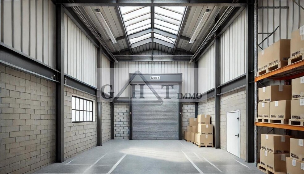 Industrial in Noisy-le-Grand for lease - Interior Photo - Image 1 of 1