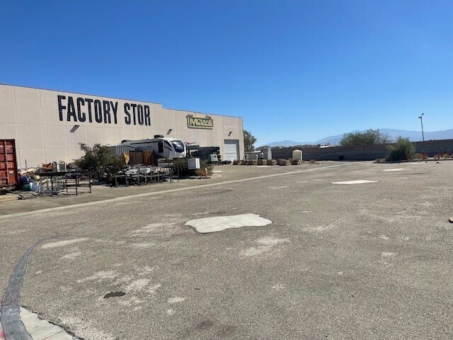 19125 N Indian Canyon Ave, North Palm Springs, CA à louer - Photo du bâtiment - Image 2 de 9