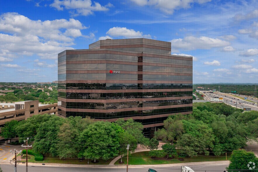 8200 W Interstate 10, San Antonio, TX à louer - Photo du bâtiment - Image 3 de 7