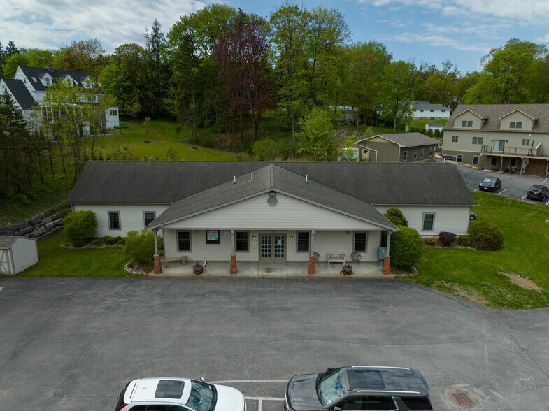 115 Genesee St, New Hartford, NY for lease - Building Photo - Image 2 of 5