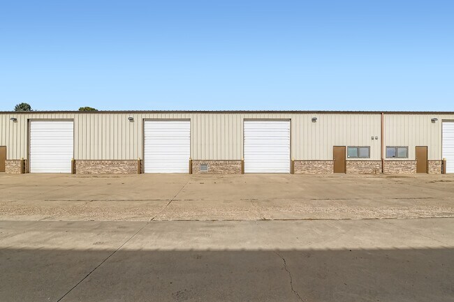 Plus de détails pour 720 N 9th Ave, Brighton, CO - Industriel à louer