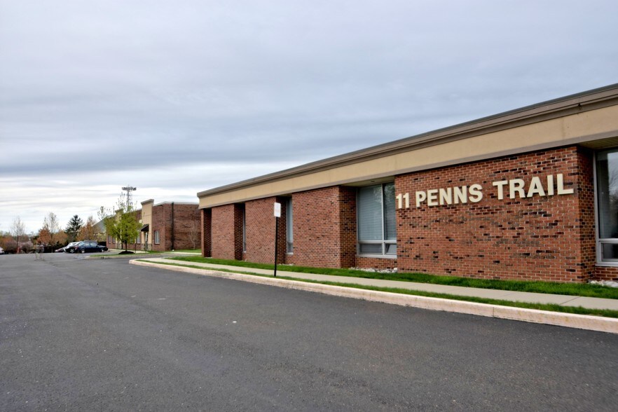 11 Penns Trl, Newtown, PA à louer - Photo du bâtiment - Image 2 de 28
