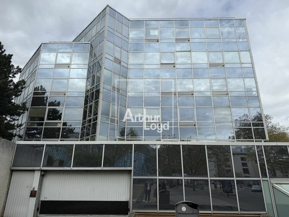 Office in Évry-Courcouronnes for sale Building Photo- Image 1 of 2