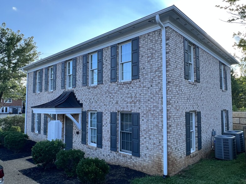 2116 Angus Rd, Charlottesville, VA for sale - Building Photo - Image 1 of 1