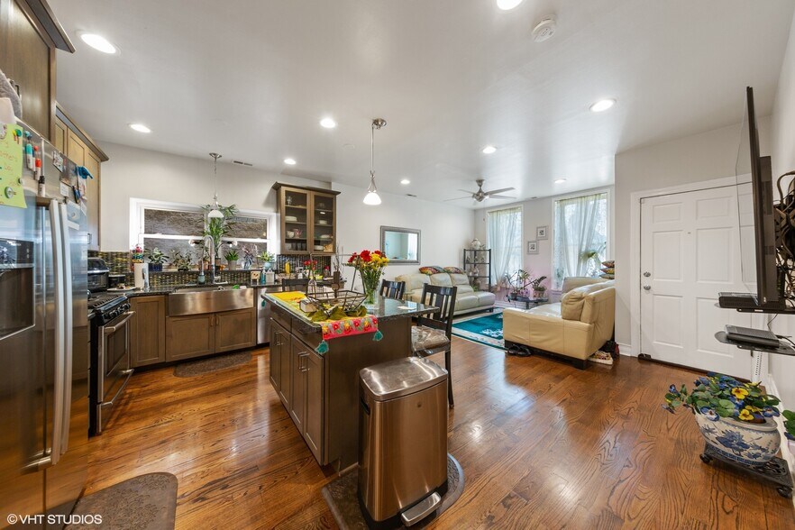 815 S Bell Ave, Chicago, IL à vendre - Photo intérieure - Image 3 de 39