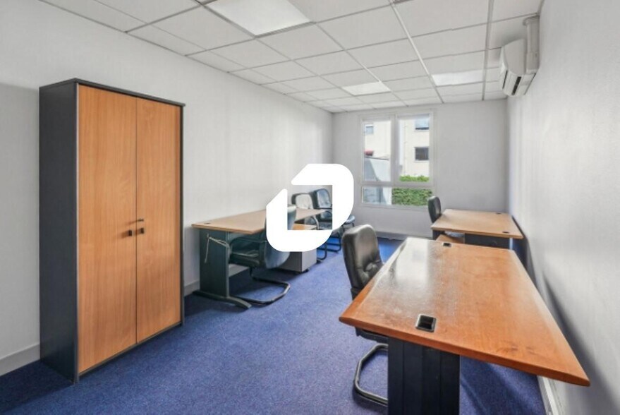 Bureau dans Issy-les-Moulineaux à louer - Photo du bâtiment - Image 3 de 15