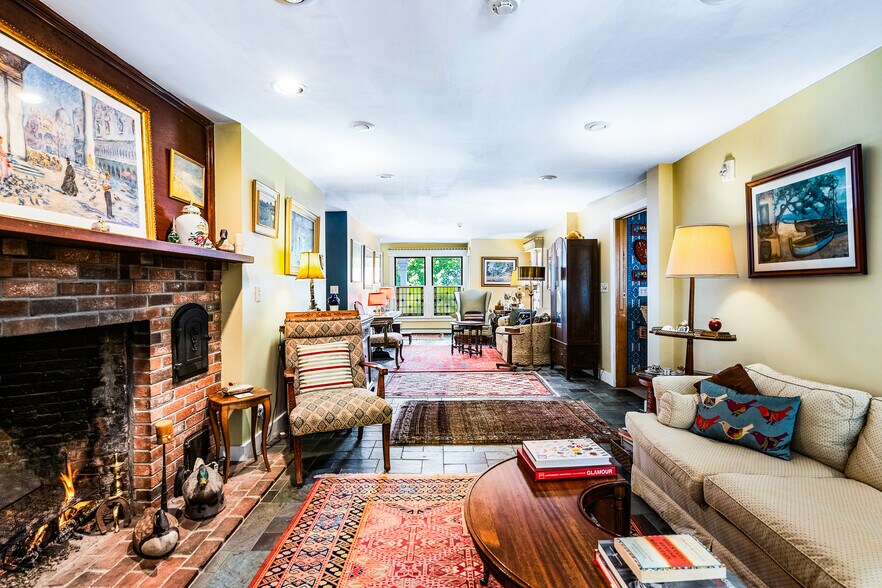 32 Maple St, Andover, NH for sale - Interior Photo - Image 3 of 35