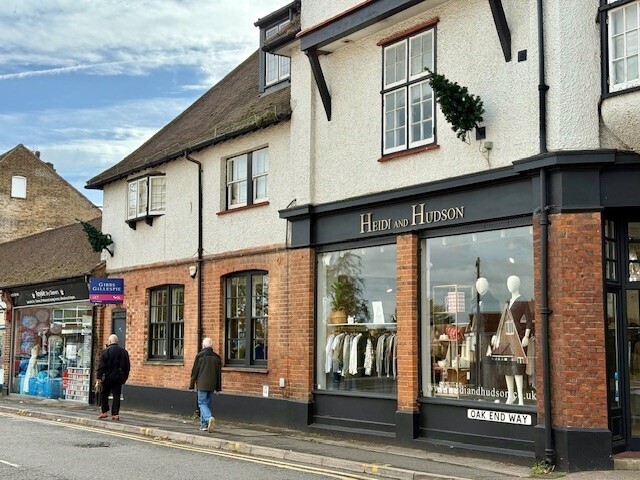 68 Packhorse Rd, Gerrards Cross à vendre - Photo du bâtiment - Image 3 de 9
