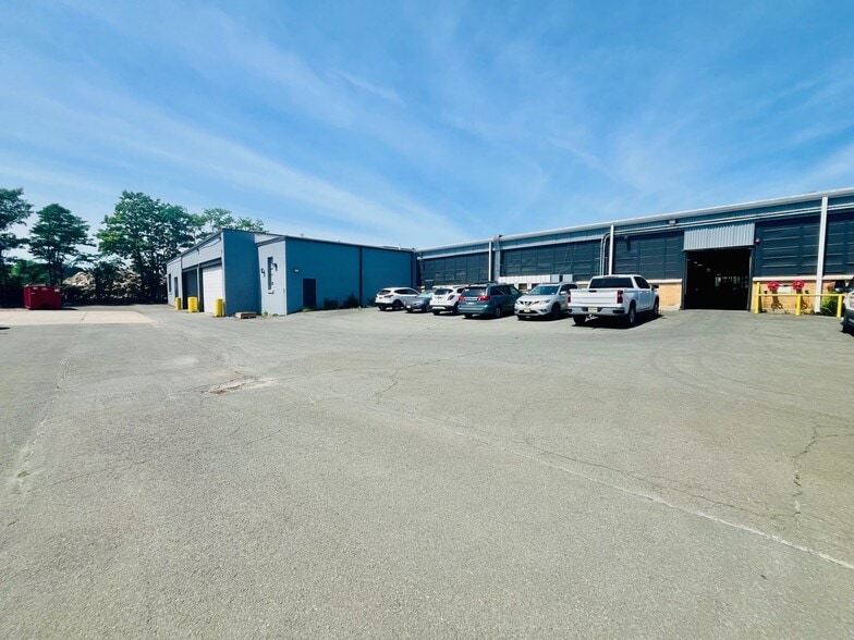 1659-700 Calhoun Street St, Ewing, NJ for lease - Building Photo - Image 3 of 11