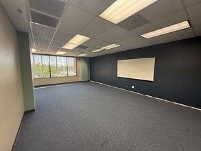 2195 Larkspur Ln, Redding, CA à vendre Photo intérieure- Image 2 de 4