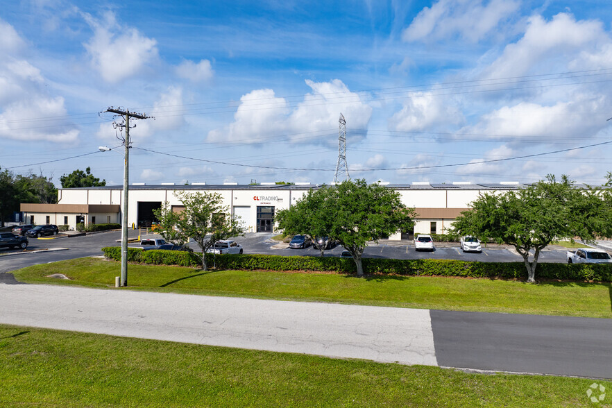 7704 Industrial Ln, Tampa, FL à vendre - Photo du b timent - Image 3 de 7