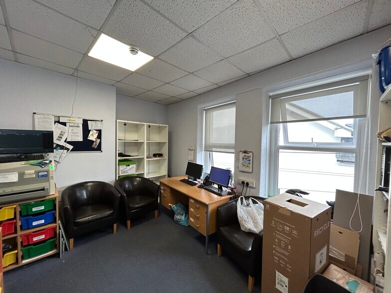 12 Market St, Caerphilly à vendre - Photo intérieure - Image 3 de 5