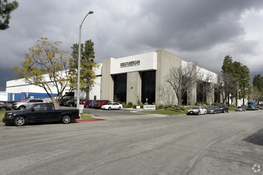 13545-13565 Larwin Cir, Santa Fe Springs, CA à louer - Photo principale - Image 1 de 14