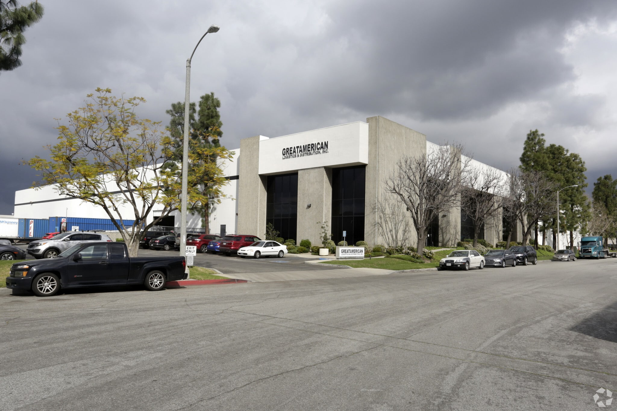 13545-13565 Larwin Cir, Santa Fe Springs, CA à louer Photo principale- Image 1 de 15