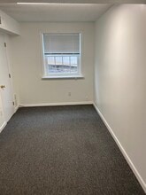 699 W Woodbine Ave, Kirkwood, MO à louer Photo intérieure- Image 2 de 4