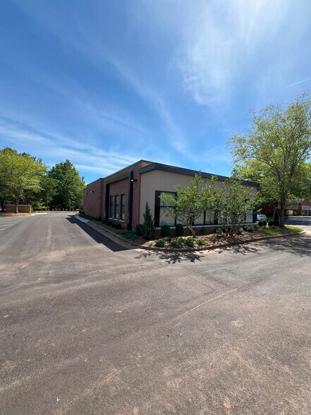 11855 Alpharetta Hwy, Roswell, GA à louer - Photo du bâtiment - Image 3 de 25