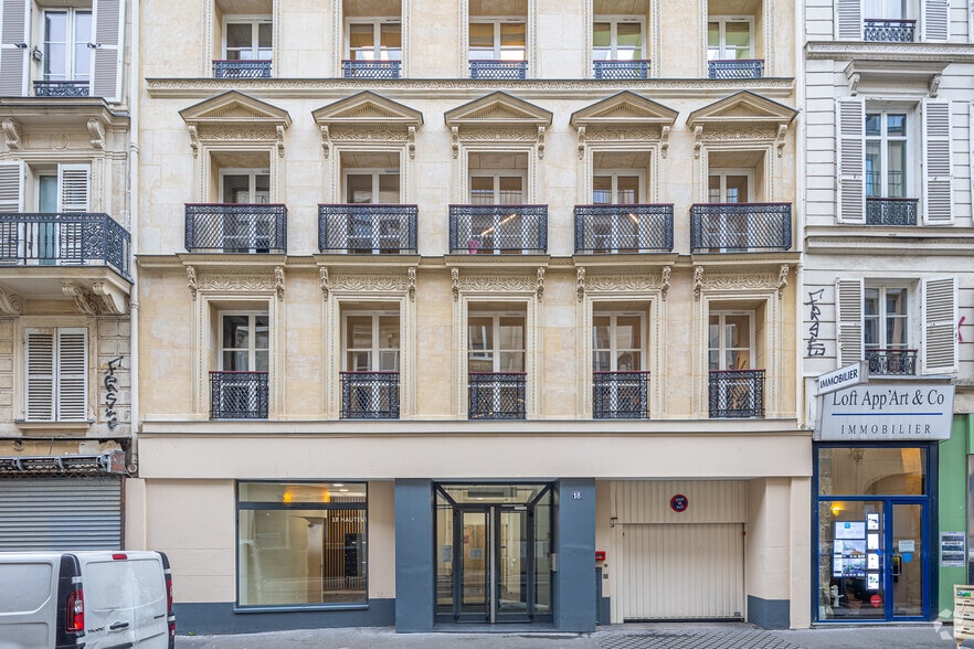 18 Rue D'Hauteville, Paris à louer - Photo du bâtiment - Image 1 de 2
