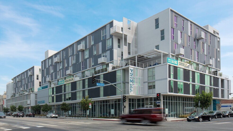 900 N La Brea Ave, West Hollywood, CA à louer - Photo du bâtiment - Image 1 de 11