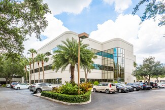 Plus de détails pour 14361 Commerce Way, Miami Lakes, FL - Médical à louer