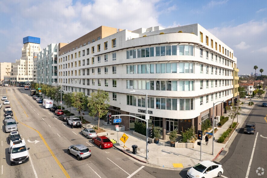 5200 Wilshire Blvd, Los Angeles, CA à louer - Photo du bâtiment - Image 3 de 43